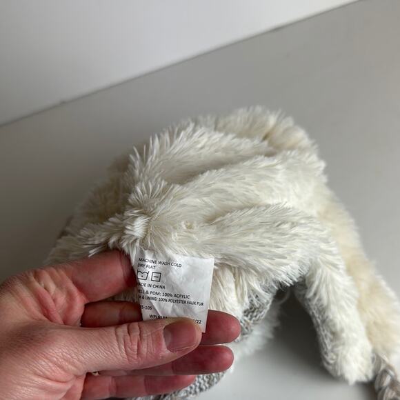 Muk Luks Hat - Picture 4 of 4